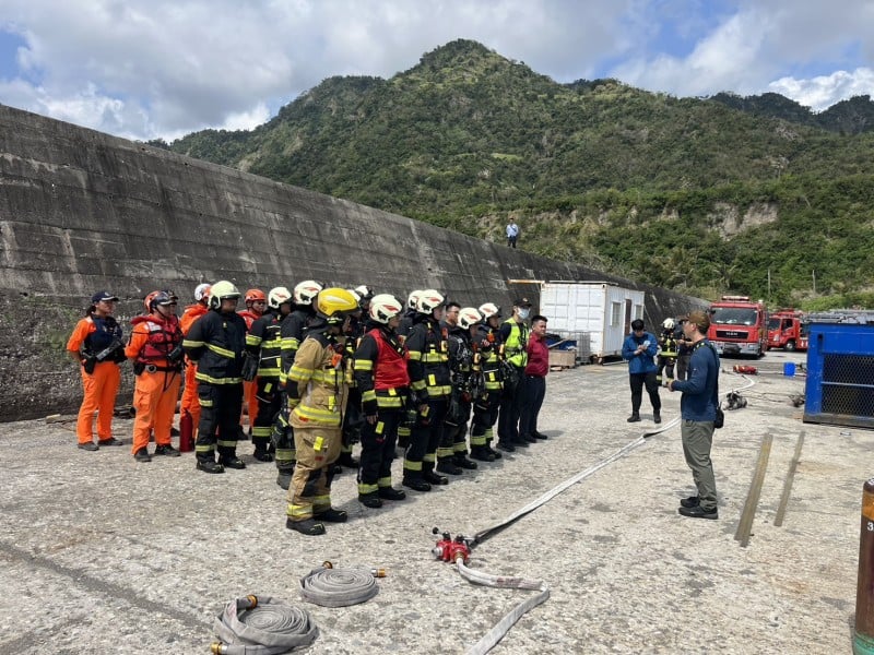 海巡消防攜手演訓