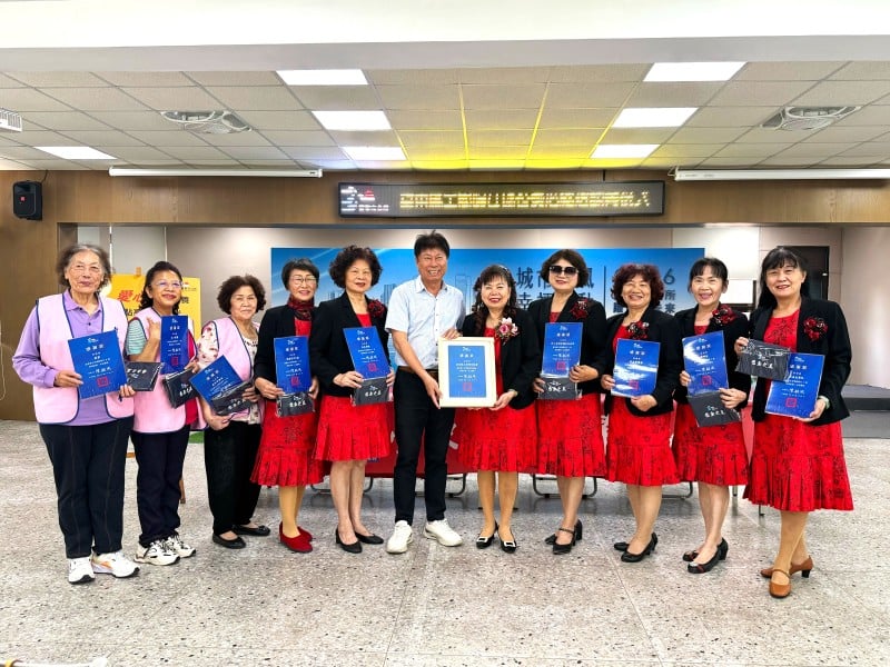 臺東市公所表揚工商婦女協會路燈認養善舉