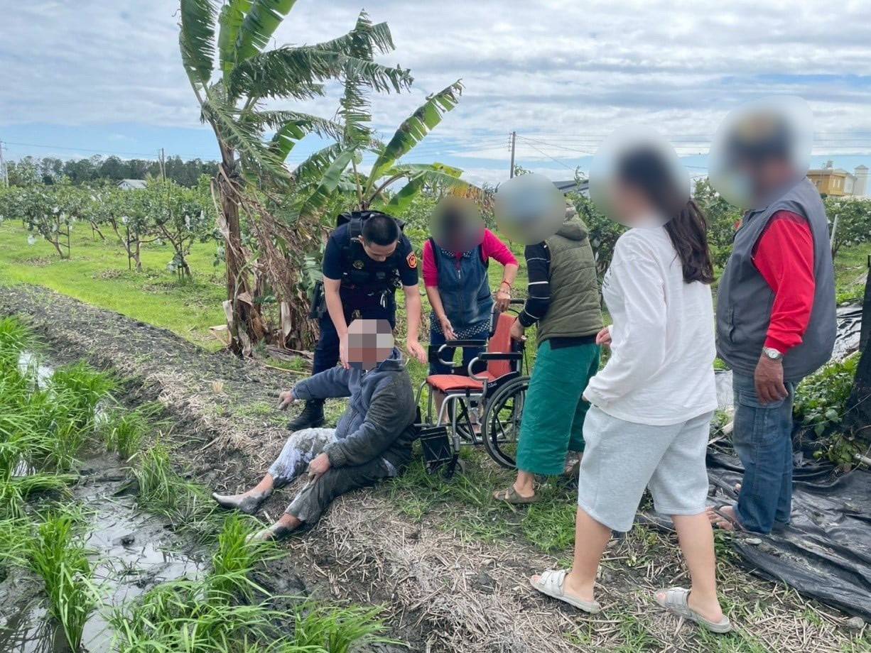 警民合力暖心救援　老翁跌落田間平安脫困