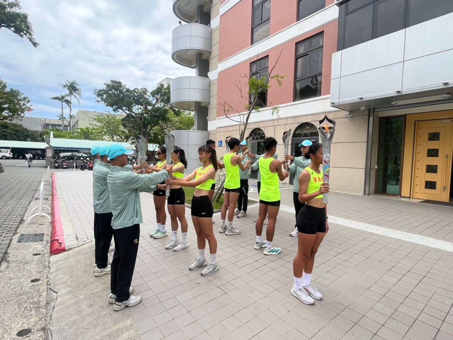 引燃「全中運」聖火 ! 將逆時針環繞台灣一周 縣府為選手打氣 