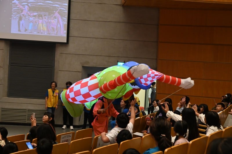 饒慶鈴表揚489位模範兒童