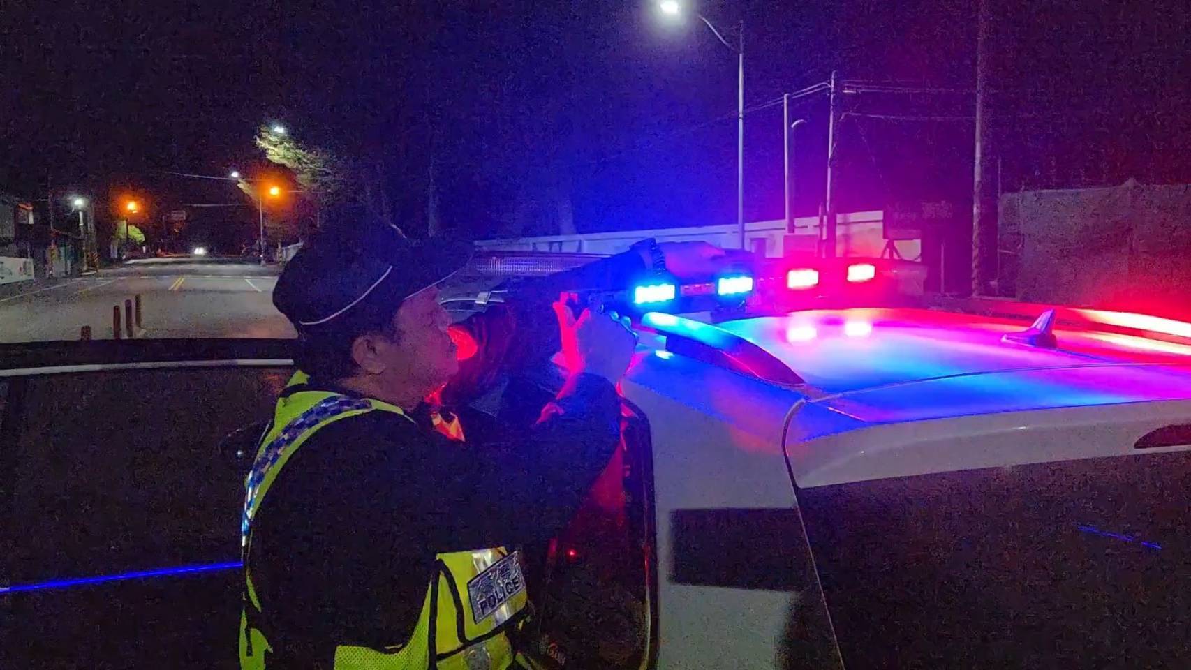 警友顧問傳愛！企業集團董事長李樹根致贈關山警察分局20組LED爆閃警示燈 點亮夜間執勤安全之光