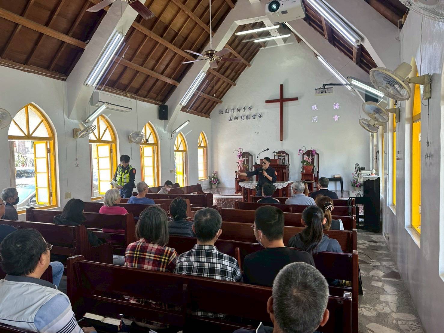 太麻里警察教會開講，反詐與交通安全宣導獲熱烈回響