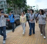 守護學子安全與防洪韌性！饒慶鈴與吳秀華視察東中人行環境及太平溪疏濬工程