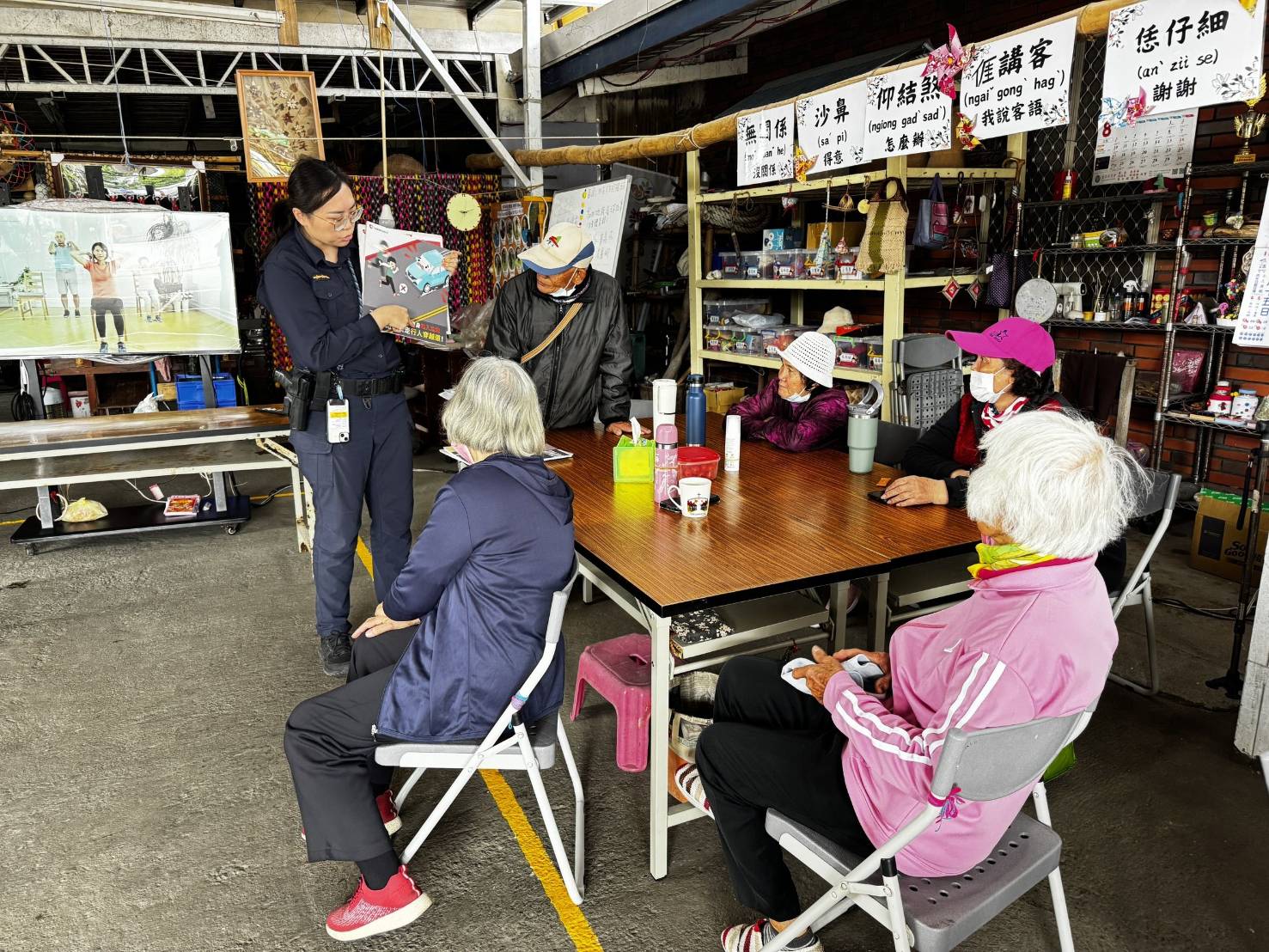 都蘭派出所前進社區 宣導大車事故防制與用路安全