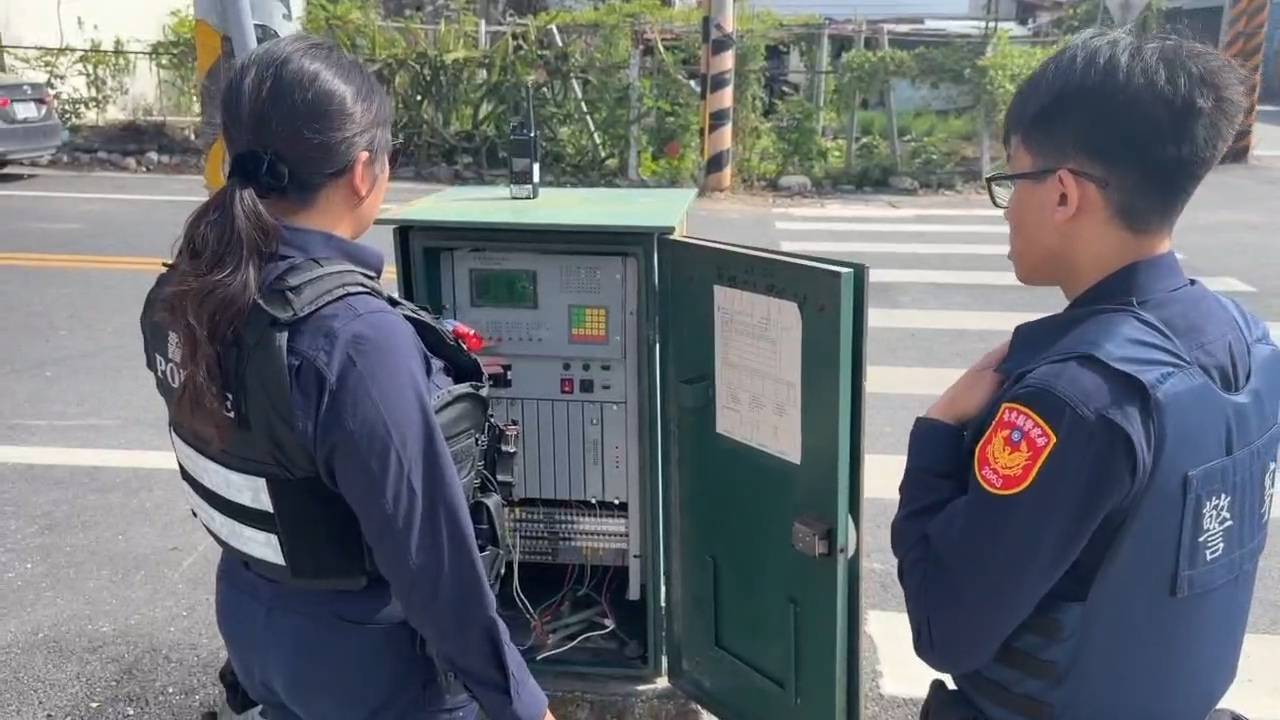 關山警察分局強化交通疏導能力　資深警察傳授新進員警號誌控制技巧迎接觀光人潮