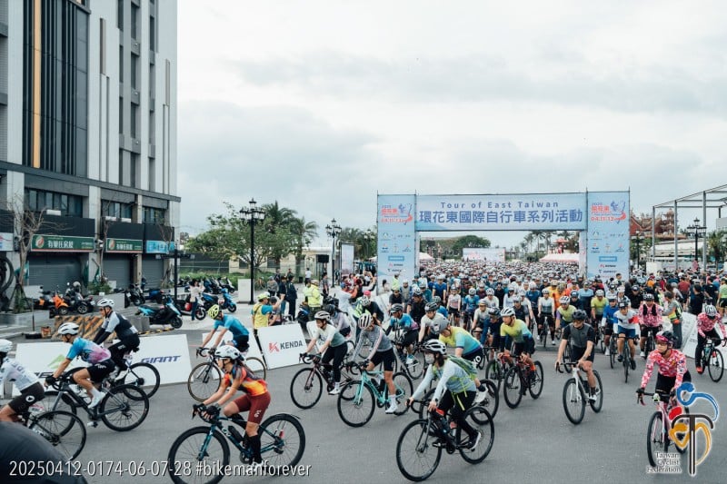 環花東國際自行車賽20國家騎士今起開跑