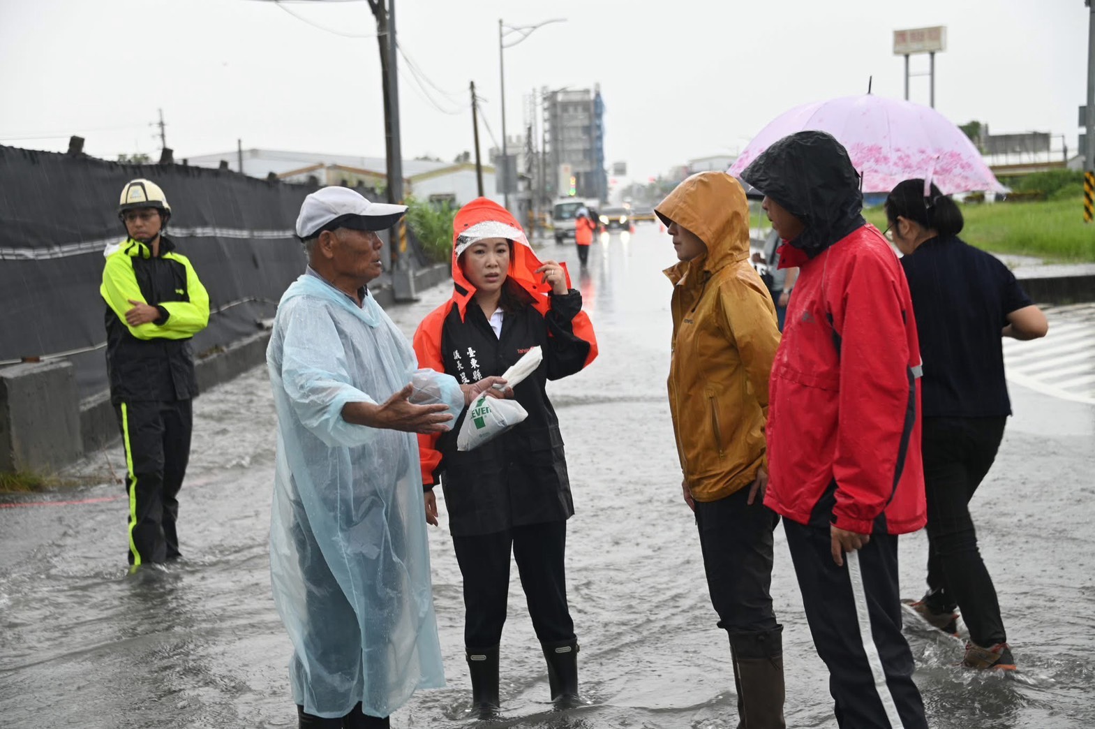 建議先用「防水閘門補助」吳秀華: 低窪地區鄉親 不再為家中淹水而苦