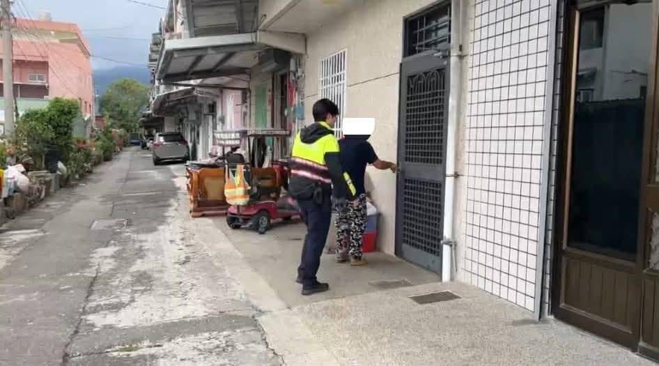 暖心警察即時援助　協助迷途青年平安返家