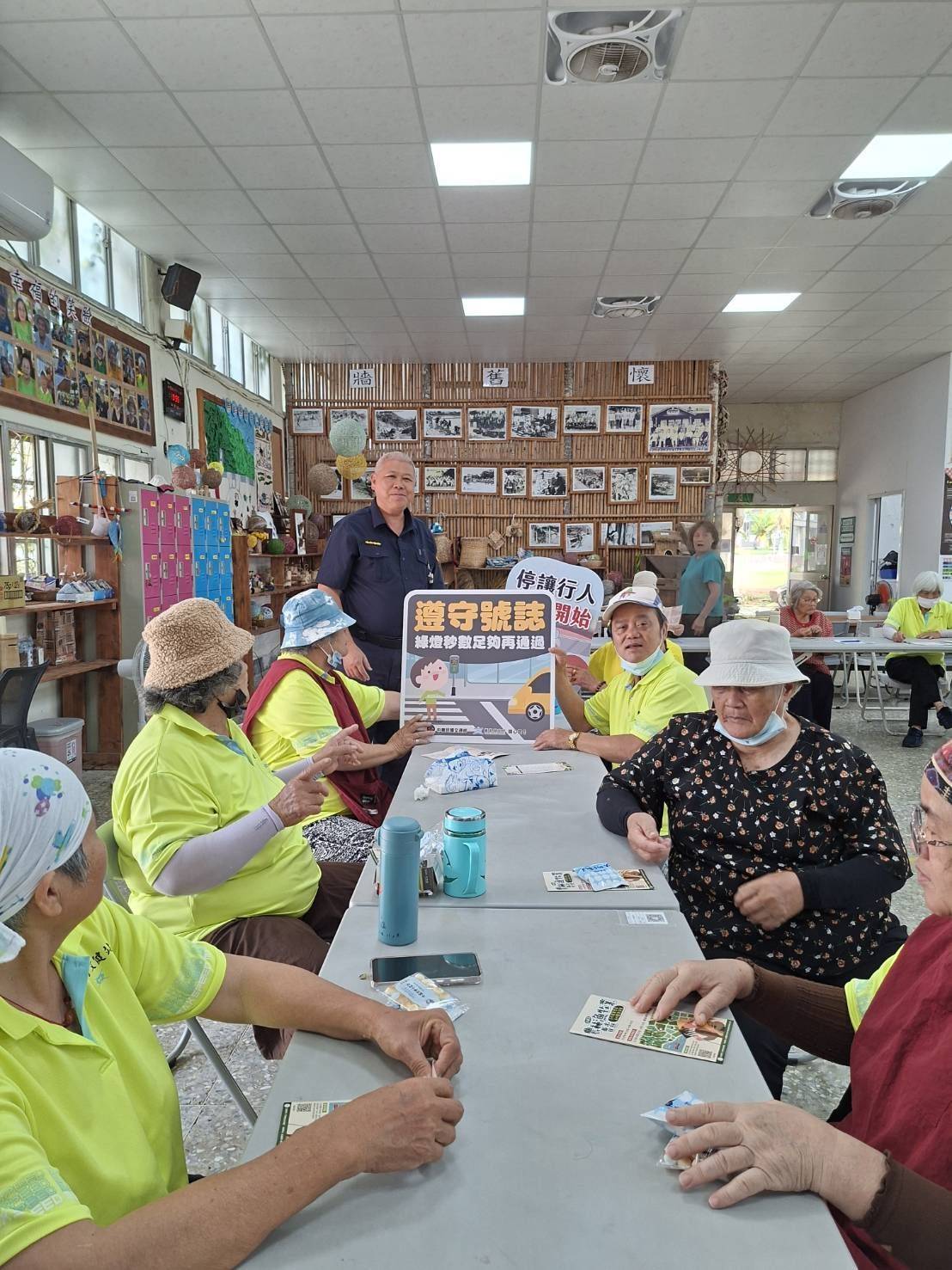 東河分駐所前進活動中心　交通防詐二段式宣導守護鄉親安全