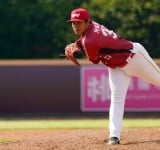 市區PUB喝到天亮「無照酒駕」肇事 ! 樂天桃猿中止投手李育朋契約