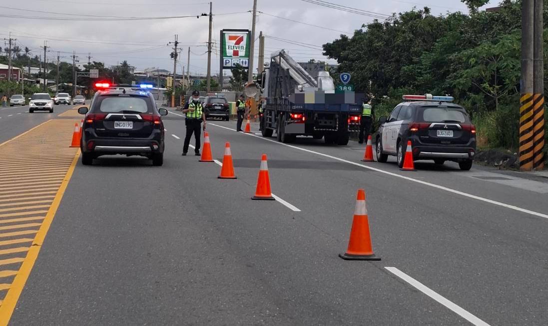 勞動節出遊車潮來了 ! 大武警籲專心駕駛勿滑手機