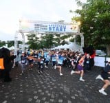 2026長濱金剛馬拉松「雙浪」開跑 ! 與喔熊開瓶慶祝完賽