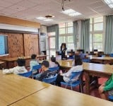 兒少保護向下扎根 婦幼巡迴列車深入部落校園