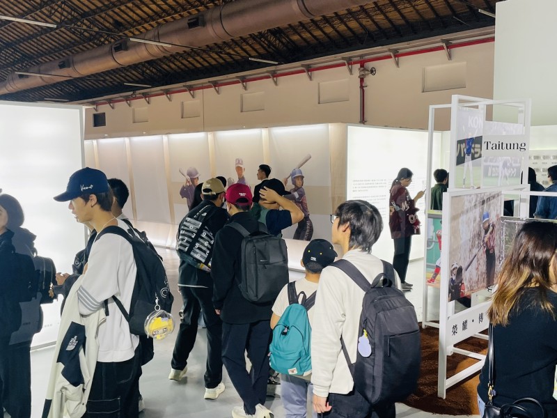 台北松菸狂吸2萬人次 ! 東博「紅土之上」棒球特展 7/3移展台東 回歸棒球原鄉再續熱血
