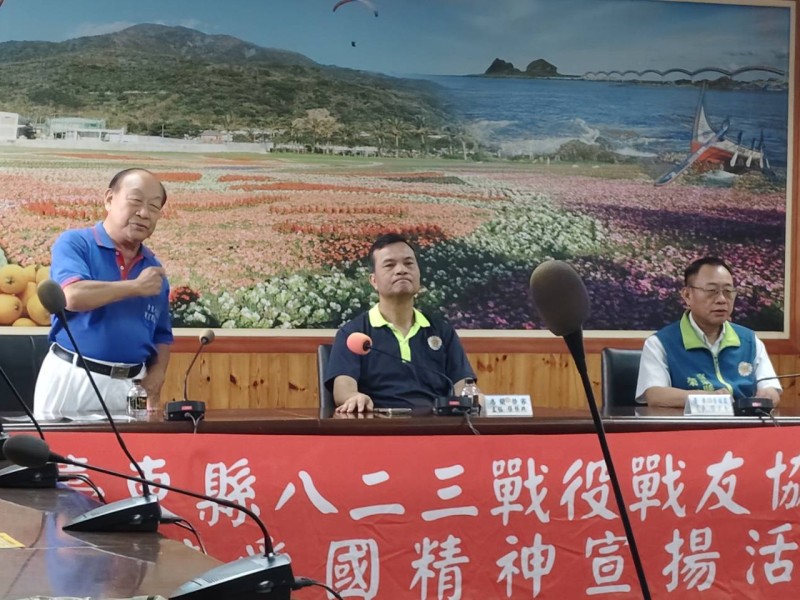 傳承八二三精神關懷榮民長者　林文隆率戰友參訪馬蘭榮家深化服務交流