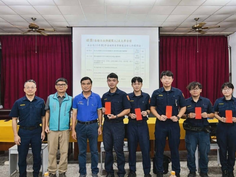 成功警察分局聯合勤教溫馨慶生　警友辦事處頒贈慰問金肯定有功同仁