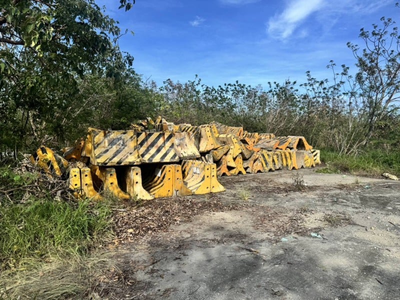 捷地爾遭違法棄置紐澤西護欄 縣府追查幕後黑手