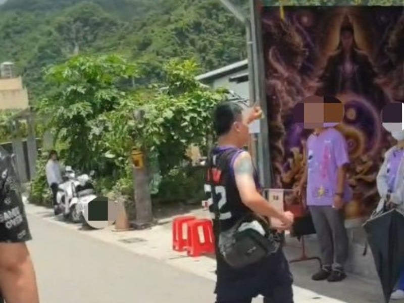 蛋洗玄濟宮再掀風波！「吃屎哥」、「檳榔哥」丟4顆雞蛋後自首　警方依法送辦