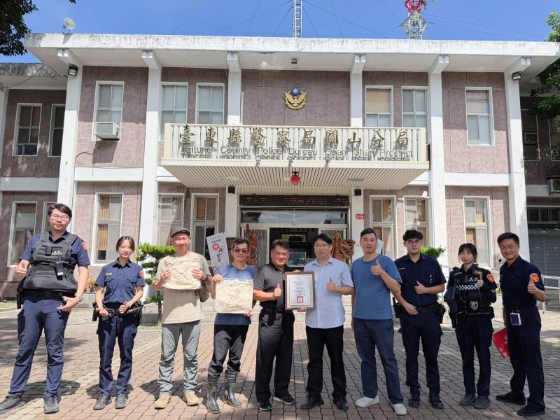 警史館典藏成創作養分　魏德聖導演親赴關山尋訪三叉山史料