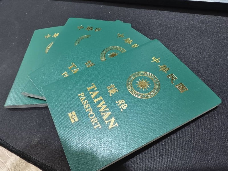 暑假出國自駕夯！成功分局提醒先辦國際駕照　赴日旅遊還需申請日文譯本