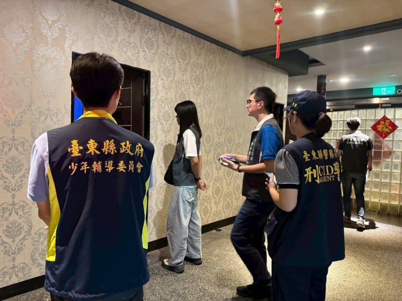 少年警察隊配合縣府辦理暑期「青春專案」特定行業聯合稽查