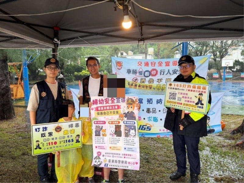 賞文化、學防詐 交通順暢好平安！大武警前進收穫節宣導寓教於樂