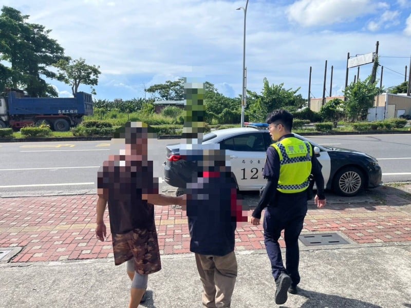 攙扶路旁迷途老婦，平安返家溫暖人心