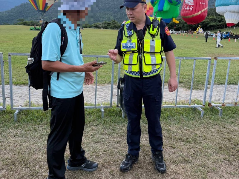 熱氣球嘉年華人潮擁擠莫慌張，協尋回同行友人警服務獲肯定