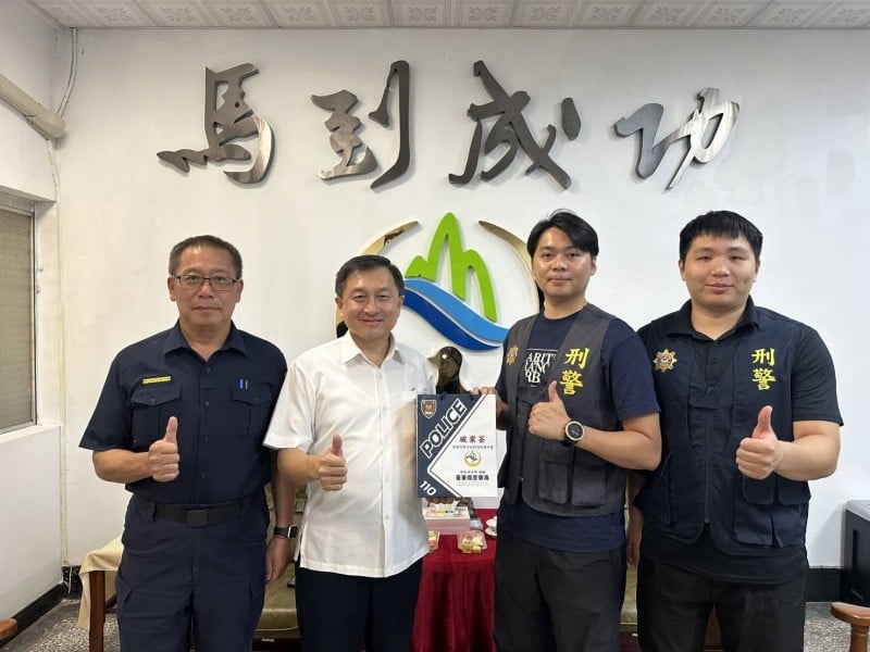 成功警偵破詐欺集團 ! 局長林宏昇親頒「破案茶」慰勉有功人員