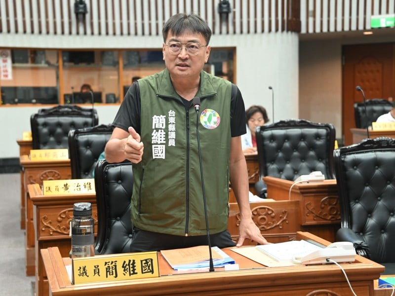 議員簡維國質詢增設副縣長 副秘書長實際效用　要求人事處說明行政效益與職務分工