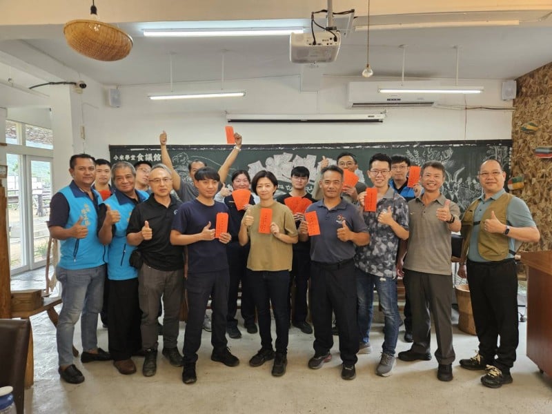 警友顧問團暖心支持，頒發獎勵金慰勉辛勞