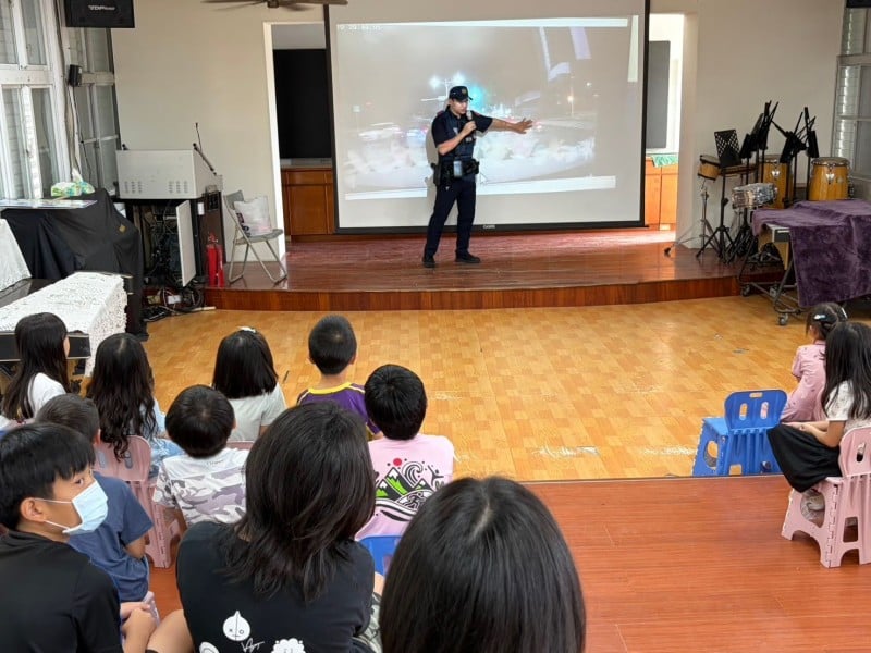 前進國小扎根安全觀念！辦理反詐、反毒交安宣導