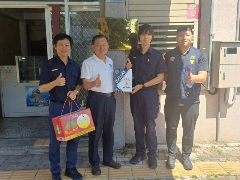 成功警接連偵破刑案　局長林宏昇親頒「破案茶」慰勉有功員警