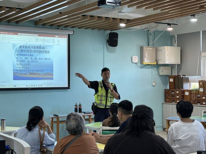 國小教師懇談會提醒家長，遵守交通規則護學童安全