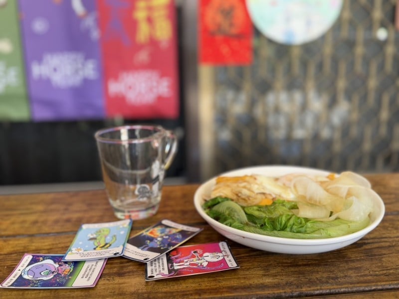 小鎮推店家消費出任務集卡換紀念禮