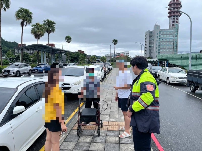 監視影片拼出行蹤，接力尋回離家長者