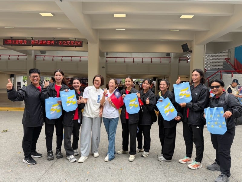 近3千名鄉親齊聚國慶升旗典禮　吳秀華：與鄉親一起為中華民國祝福