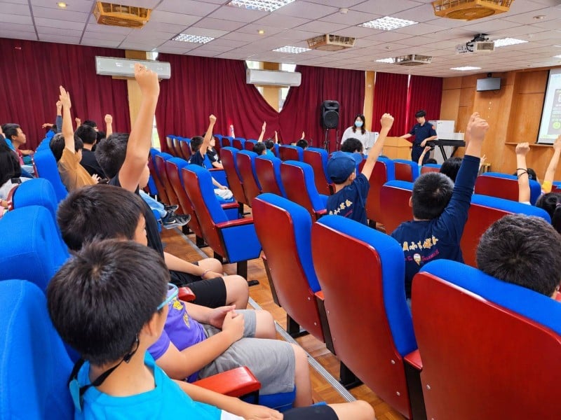 前進校園趣味互動，安全防護從小扎根