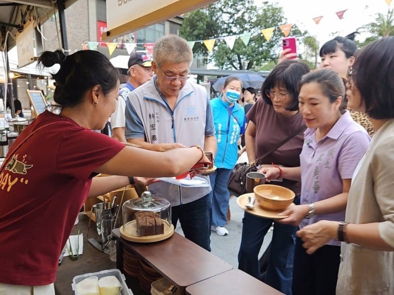 慢食節「夜食餐桌」昨、今於新生廣場登場 ！ 當令食材、原民風味、地方故事