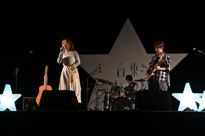 守夜人登上2026台東最美星空音樂會成功場舞台以細膩歌聲與樂團演奏陪伴現場觀眾度過充滿音樂與海風的夏夜_ffb1c792a7634a33.jpg