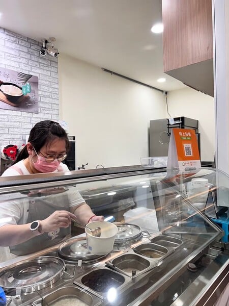 LINE_ALBUM_冰菓蹦_240505_1.jpg