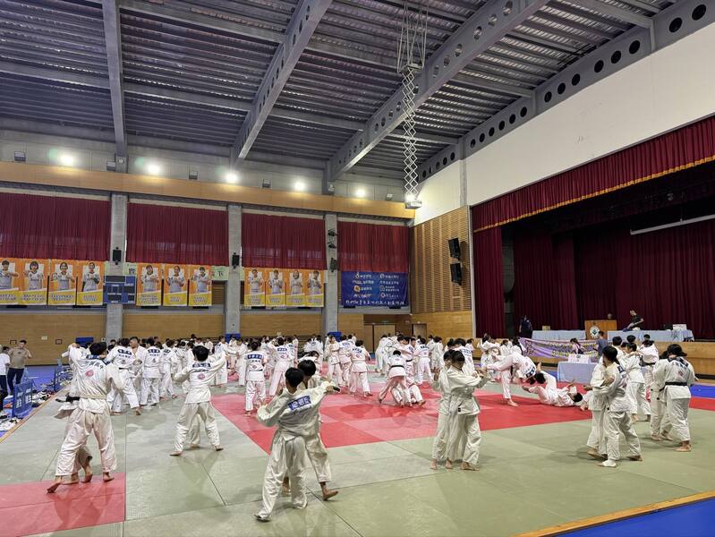 d4d96ce0-969e-4891-b553-f357fa3d600d.jpg