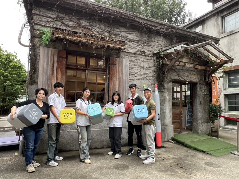 3.在華山1914藝文特區_中E配電室合照_0.jpg