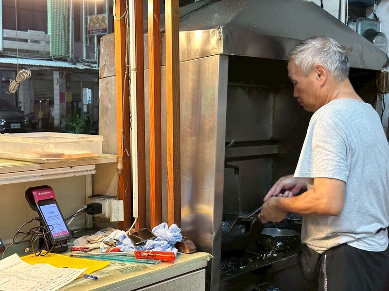 LINE_ALBUM_羅記乾炒河粉_250702_4.jpg