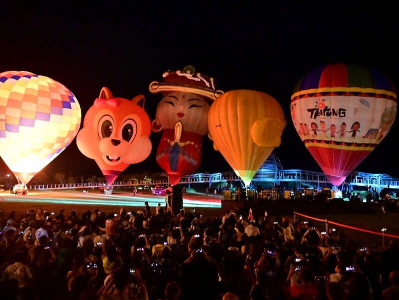ATT_1799市區熱氣球光雕_0.jpg