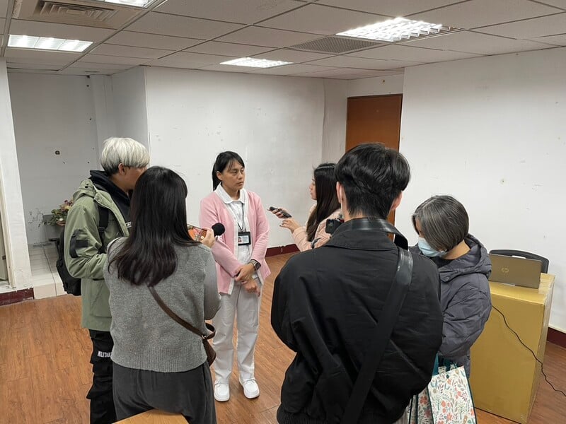 圖七臺東醫院護理科代理主任張緯梵接受媒體聯合採訪_0.jpg