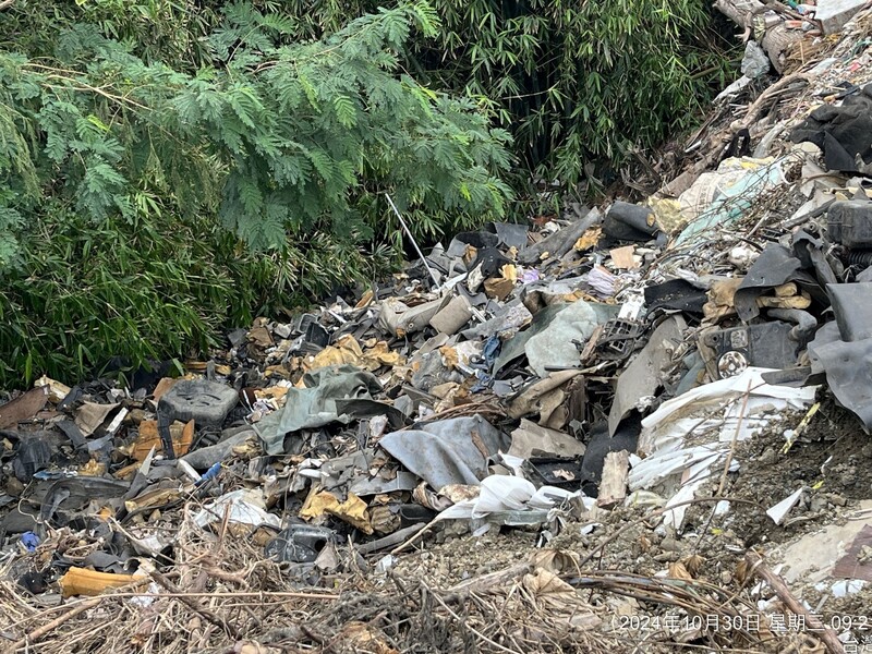非法棄置掩埋廢棄物的污染行為零容忍_照片_6_16_0.jpg