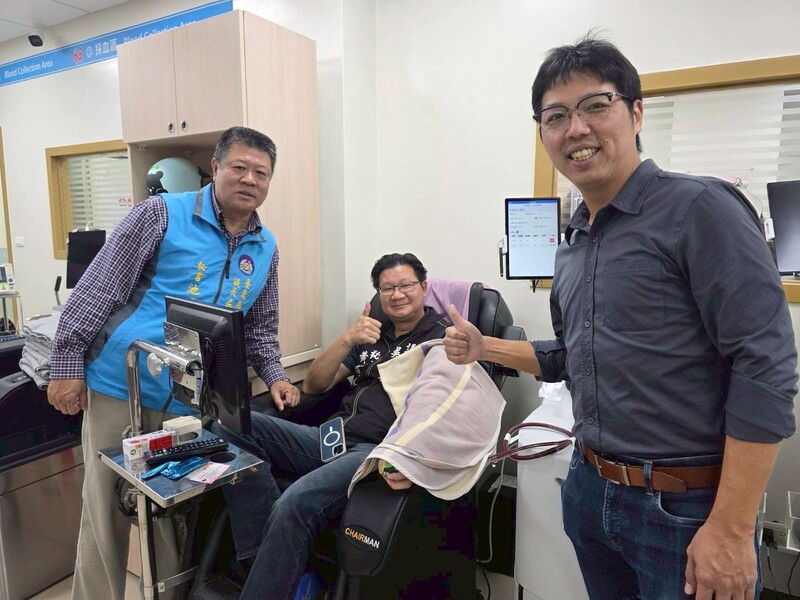 LINE_ALBUM_1213台東縣秘書交流協會捐血活動_251213_8_0.jpg